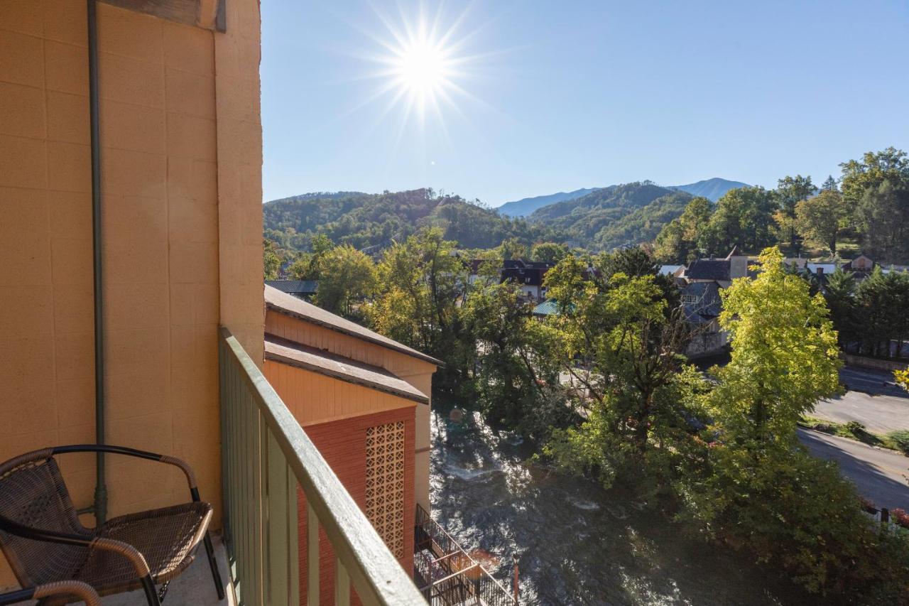 River Terrace Resort & Convention Center Gatlinburg Exterior photo