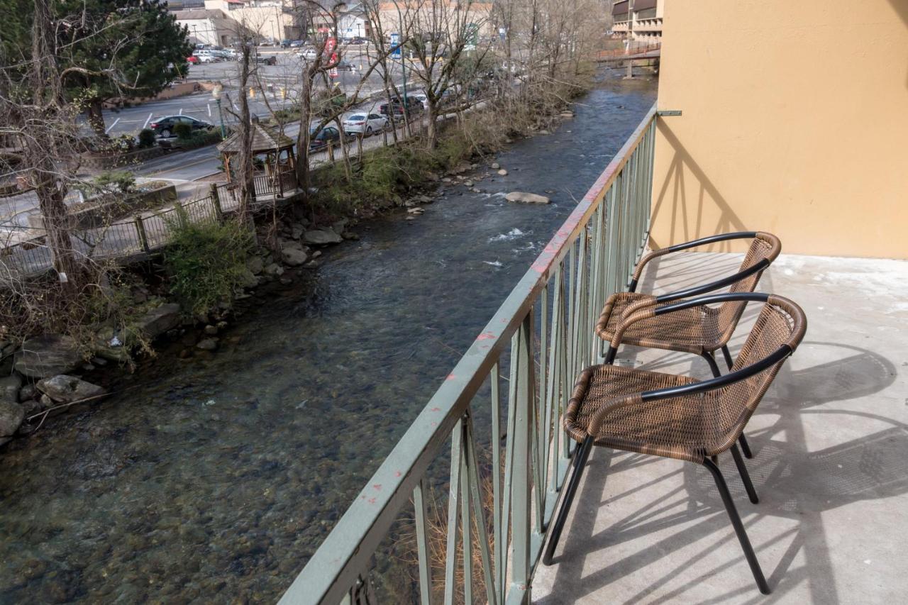 River Terrace Resort & Convention Center Gatlinburg Exterior photo